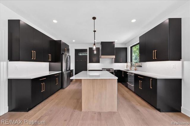 0002 Key West Way, Lake Orion, MI 48360