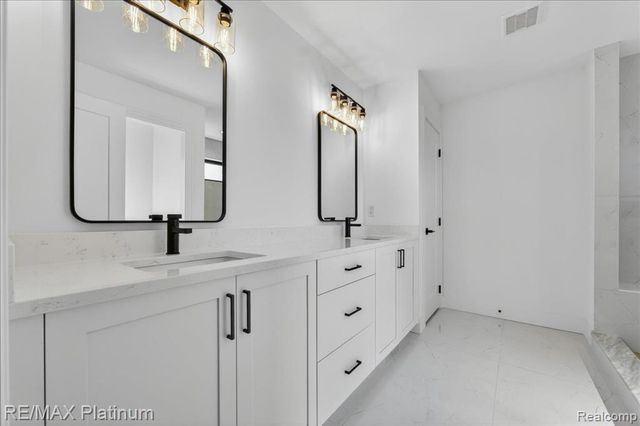 0002 Key West Way, Lake Orion, MI 48360
