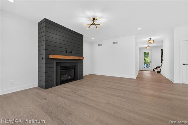 0002 Key West Way, Lake Orion, MI 48360