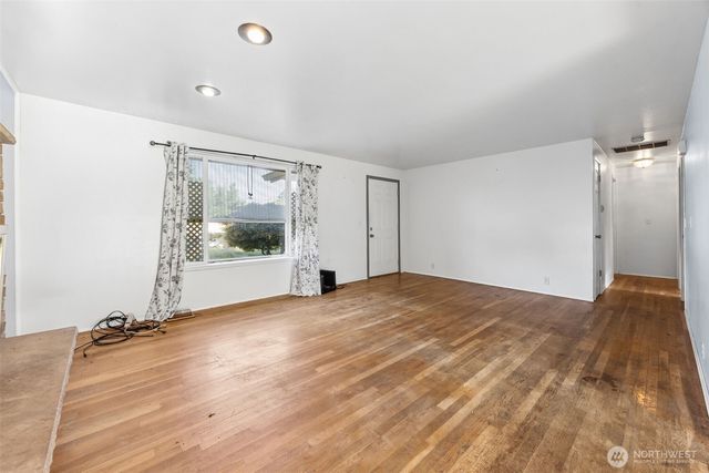 19648 105th Avenue SE, Renton, WA 98055