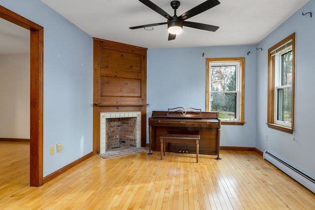 8 River Bend Circle, Exeter, NH 03833