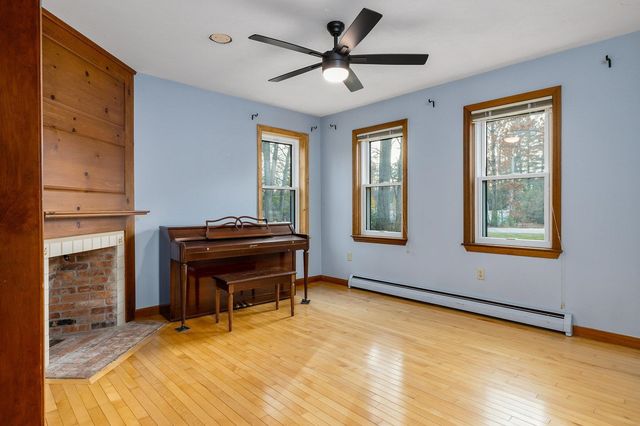 8 River Bend Circle, Exeter, NH 03833