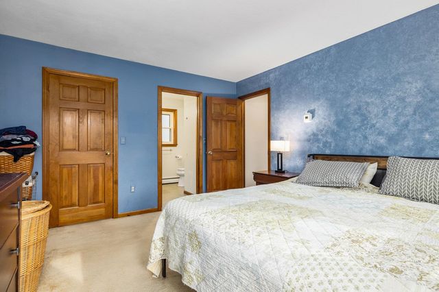 8 River Bend Circle, Exeter, NH 03833