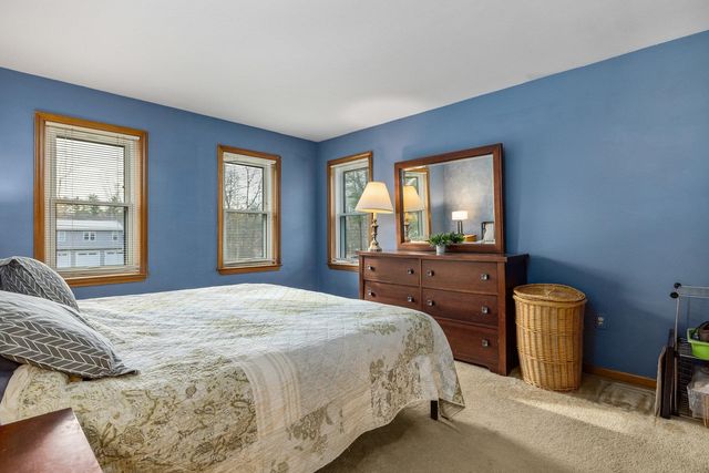 8 River Bend Circle, Exeter, NH 03833