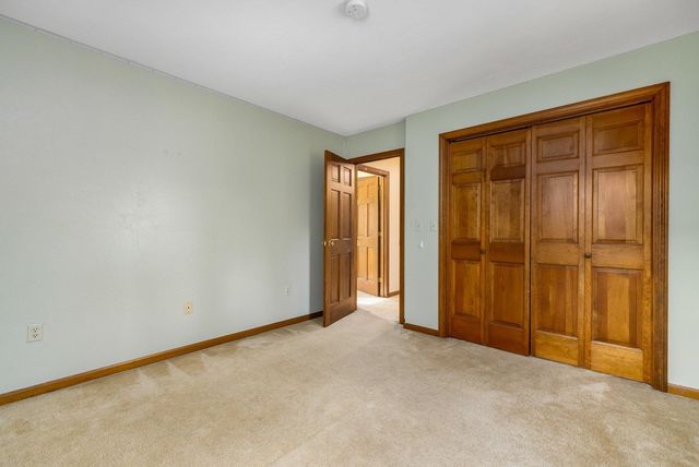 8 River Bend Circle, Exeter, NH 03833