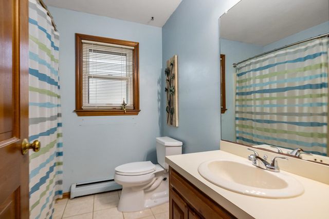 8 River Bend Circle, Exeter, NH 03833