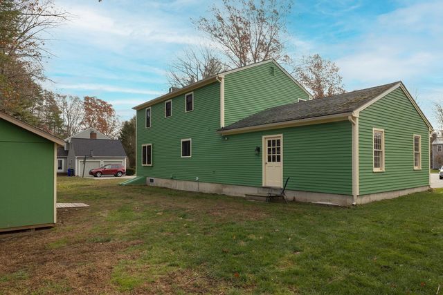 8 River Bend Circle, Exeter, NH 03833