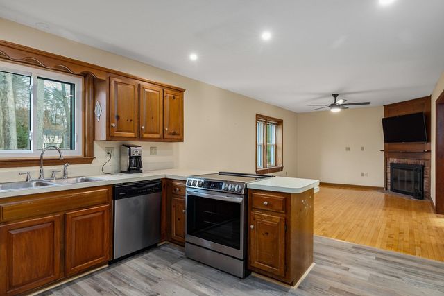8 River Bend Circle, Exeter, NH 03833