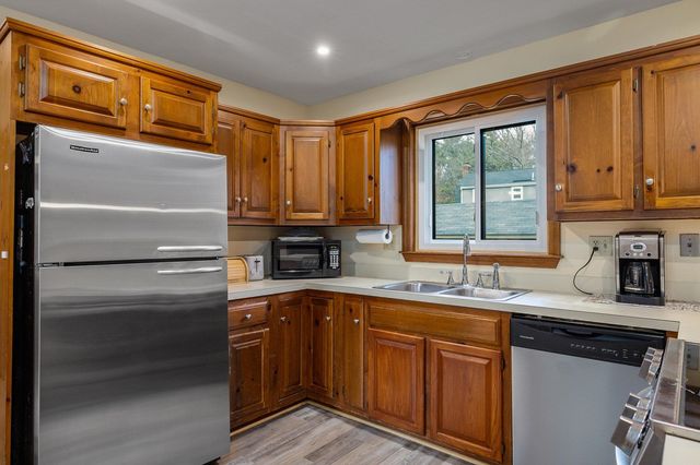 8 River Bend Circle, Exeter, NH 03833