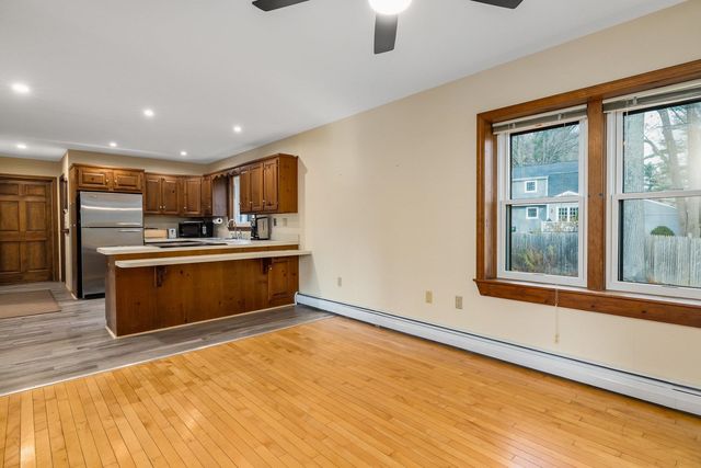 8 River Bend Circle, Exeter, NH 03833