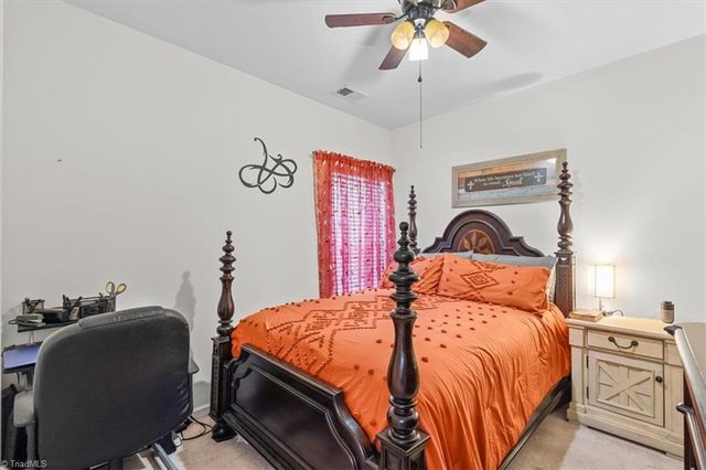 2606 Pennoak Way C, Greensboro, NC 27407