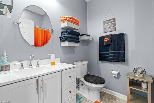 2606 Pennoak Way C, Greensboro, NC 27407