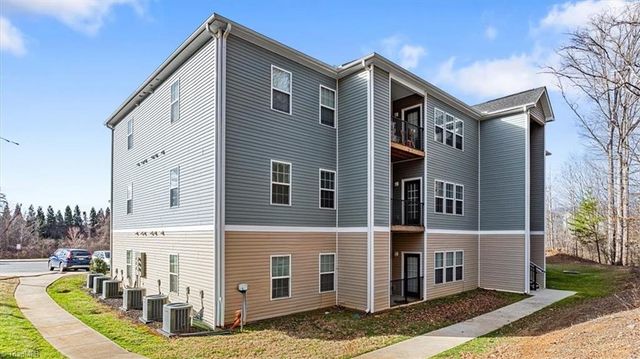 2606 Pennoak Way C, Greensboro, NC 27407