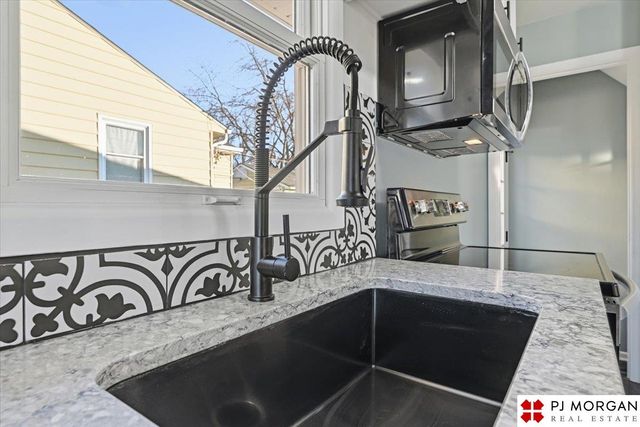 3821 Emiline Street, Omaha, NE 68147