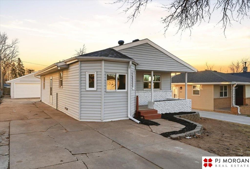 3821 Emiline Street, Omaha, NE 68147
