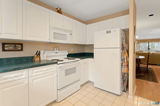 2435 Bedford Street 3A, Stamford, CT 06905