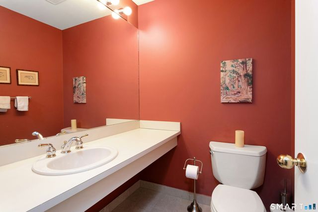 2435 Bedford Street 3A, Stamford, CT 06905