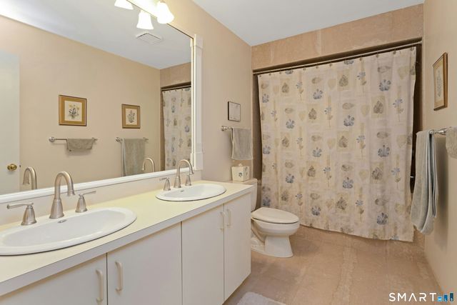 2435 Bedford Street 3A, Stamford, CT 06905