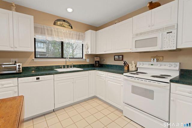 2435 Bedford Street 3A, Stamford, CT 06905