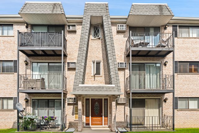 8511 W Catherine Avenue 287, Chicago, IL 60656