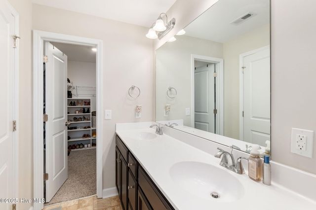 7 Jaydn Drive, Jacksonville, NC 28546