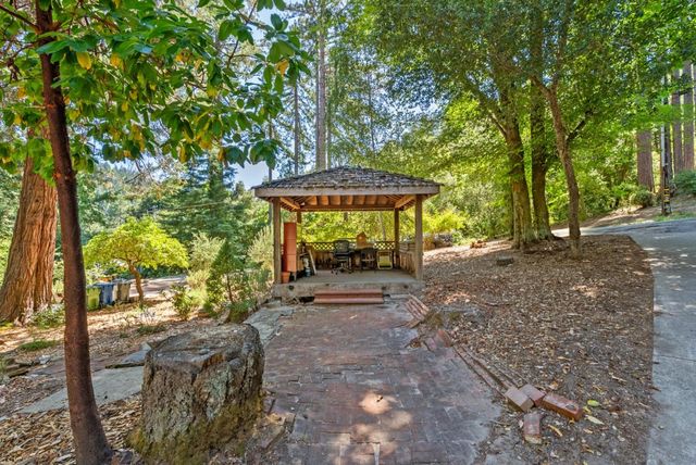 260 Overlook Drive, Boulder Creek, CA 95006