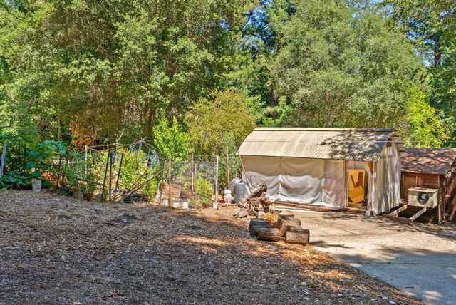260 Overlook Drive, Boulder Creek, CA 95006