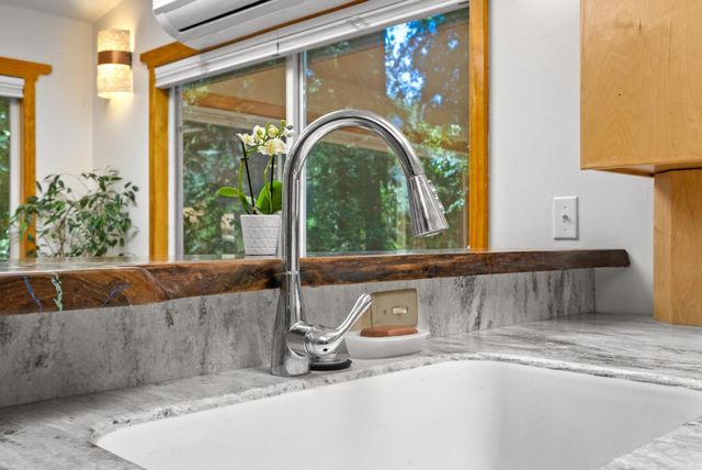 260 Overlook Drive, Boulder Creek, CA 95006