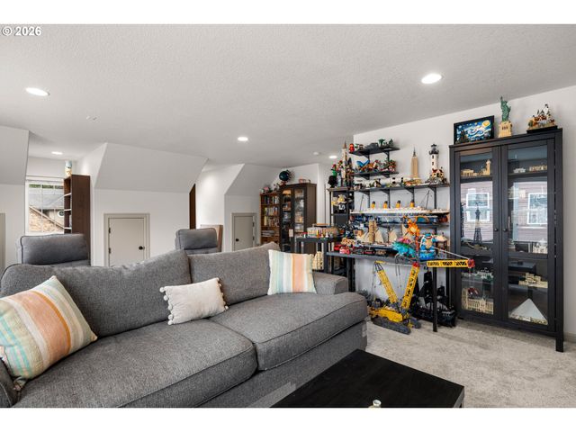14574 PITTOCK Pl, Oregon City, OR 97045