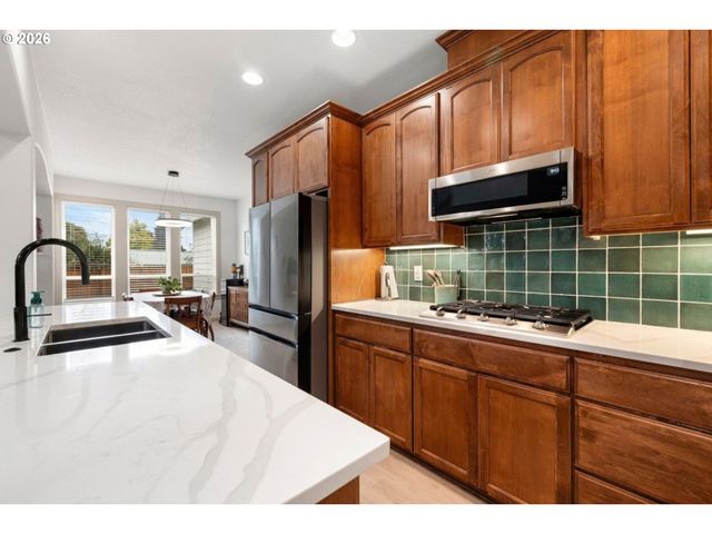 14574 PITTOCK Pl, Oregon City, OR 97045