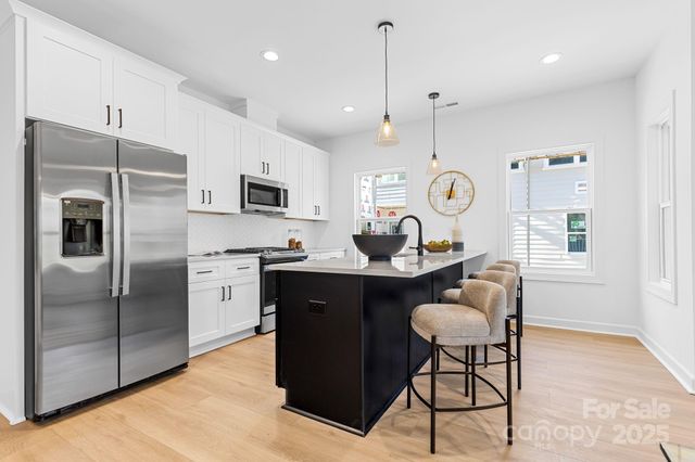 3920 Hager Drive, Charlotte, NC 28208