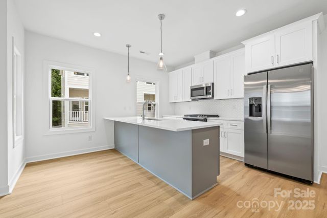 3920 Hager Drive, Charlotte, NC 28208