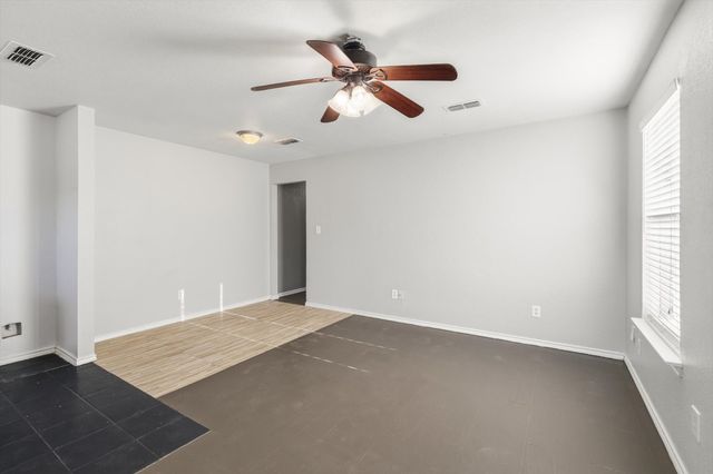 2900 NW 29th Street, Fort Worth, TX 76106