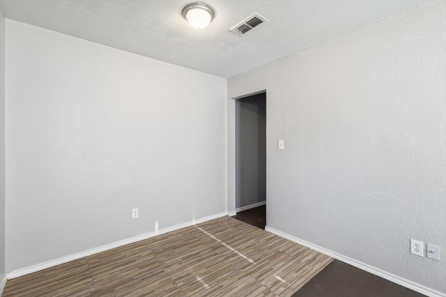 2900 NW 29th Street, Fort Worth, TX 76106