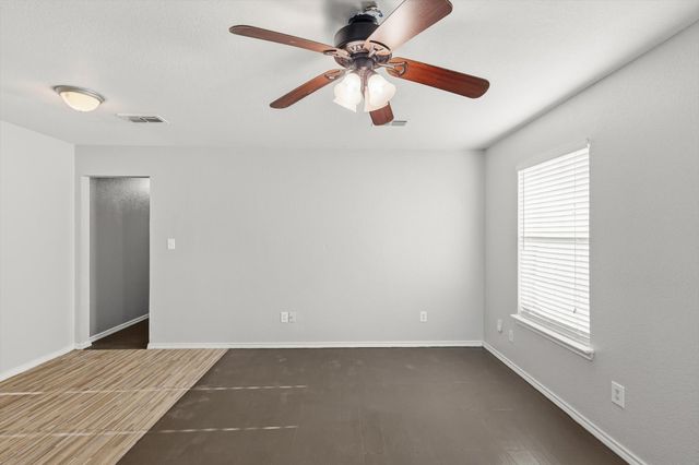 2900 NW 29th Street, Fort Worth, TX 76106