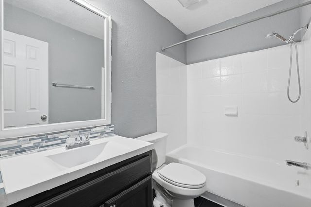 2900 NW 29th Street, Fort Worth, TX 76106