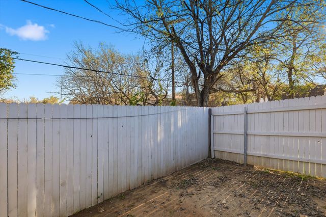 2900 NW 29th Street, Fort Worth, TX 76106