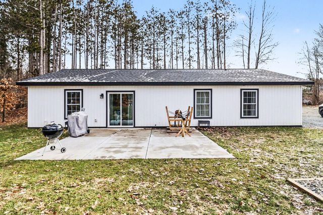 969 N Pine Ridge Drive, Ludington, MI 49431