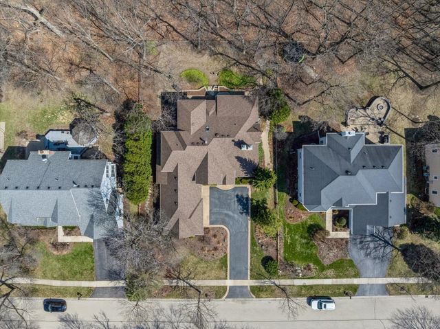 1065 Vineyard Drive, Gurnee, IL 60031