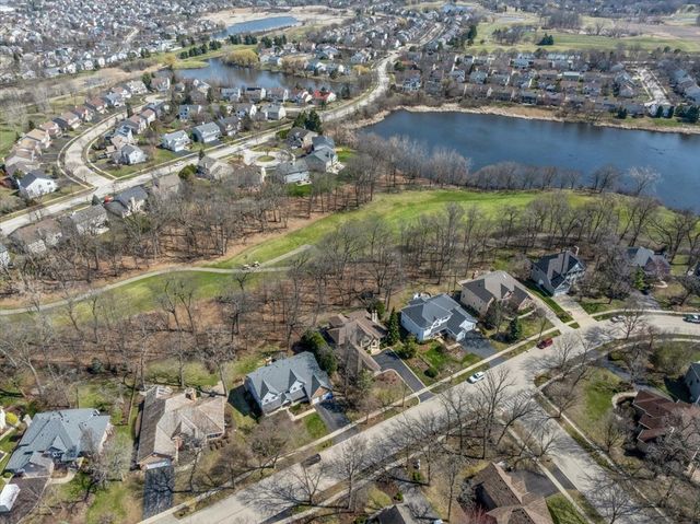 1065 Vineyard Drive, Gurnee, IL 60031