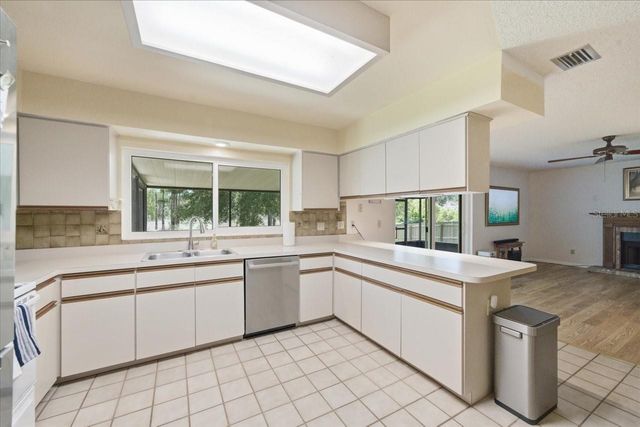 2804 PALAMORE DRIVE, Tampa, FL 33618