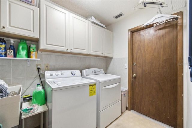 2804 PALAMORE DRIVE, Tampa, FL 33618