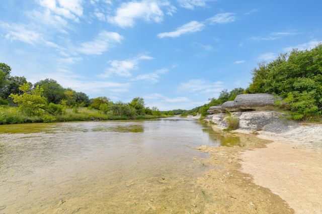 105 Oak Plaza DR, Georgetown, TX 78628