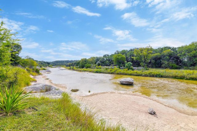 105 Oak Plaza DR, Georgetown, TX 78628