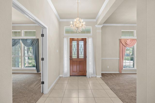 105 Oak Plaza DR, Georgetown, TX 78628