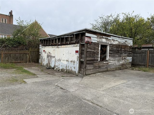 3790 E B Street, Tacoma, WA 98404