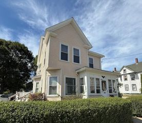 51 Chestnut Street, Rochester, NH 03867