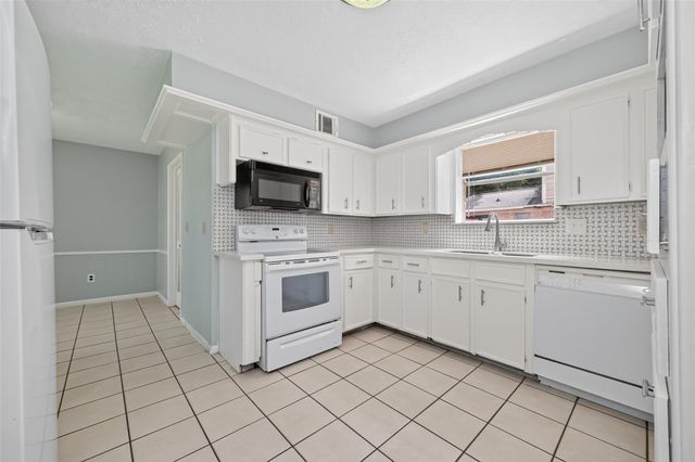 5703 Green Timbers Drive, Humble, TX 77346