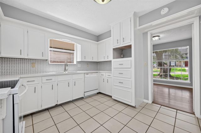 5703 Green Timbers Drive, Humble, TX 77346