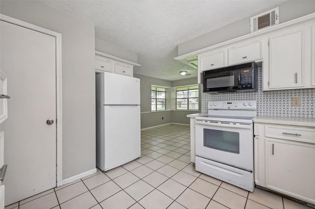 5703 Green Timbers Drive, Humble, TX 77346